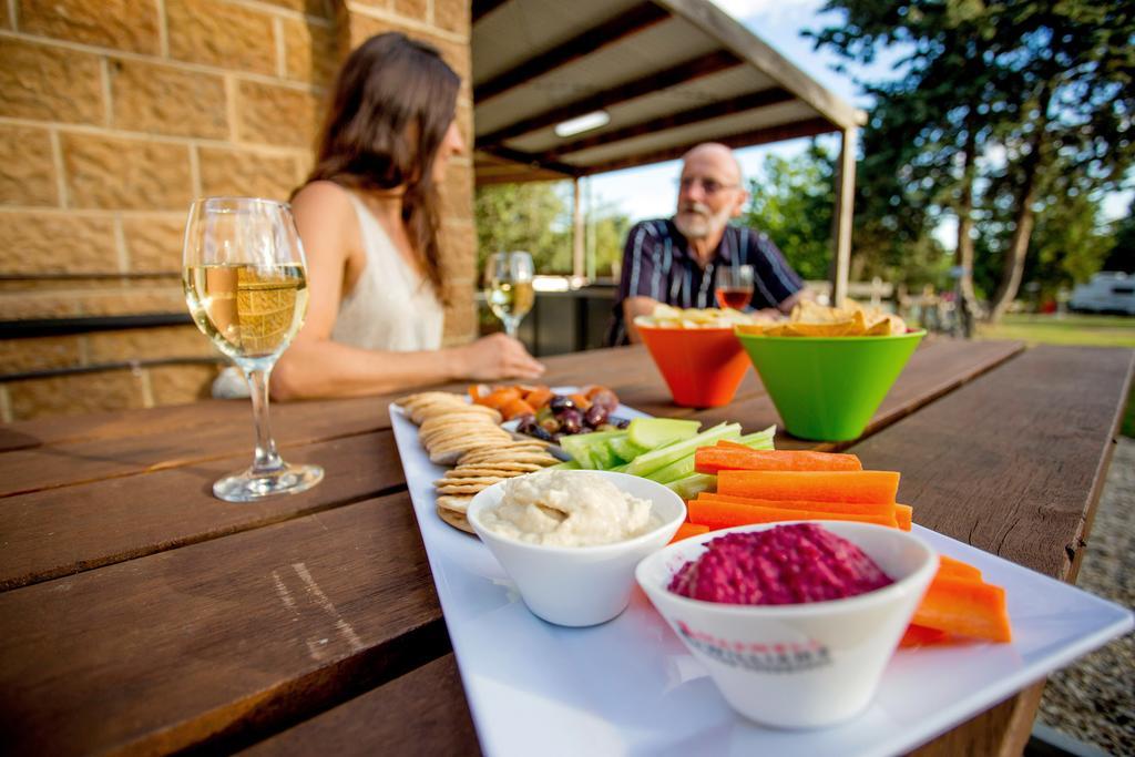 Big4 Castlemaine Gardens Hotell Exteriör bild